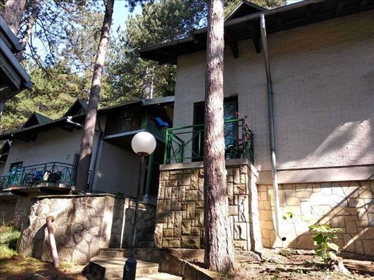 Na prodaju kućica – dupleks stan, 52m² – Vrnjačka 