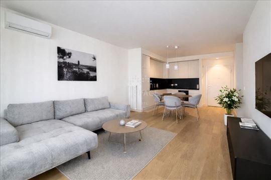 Nov, prostran 2.0 stan, 60m2 u Beogradu na vodi