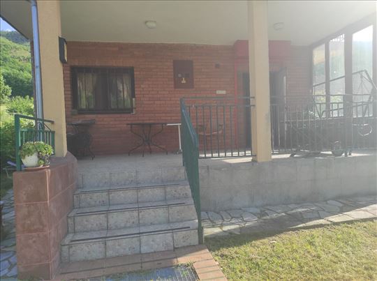 Prodaje se kuća u Lopatnici kod Kraljeva – idealna