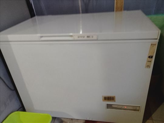 Продајем замрзивач горење 310л