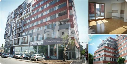 Retko u ponudi–Vlasnik-Luksuzan P.Prostor u centru