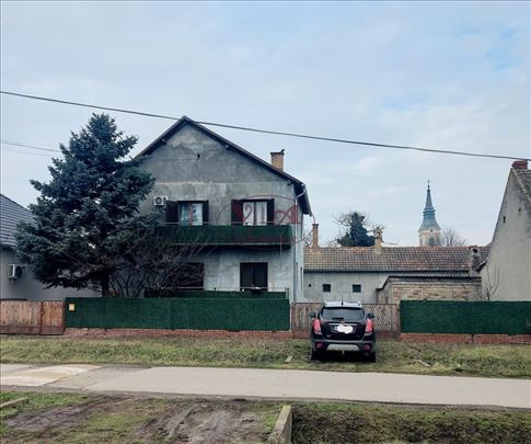 Srbobran, Centar, Velika komforna kuća na odličnoj