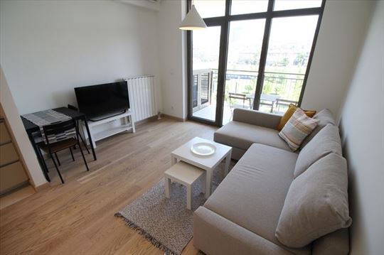 Studio sa garažom, B.W, ID 3783