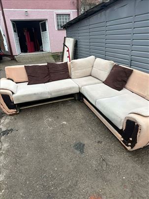 Ugaona Garnitura Na Razvlcenje 