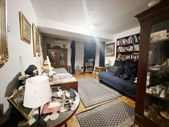 Uknjižen, adaptilan u 3.5