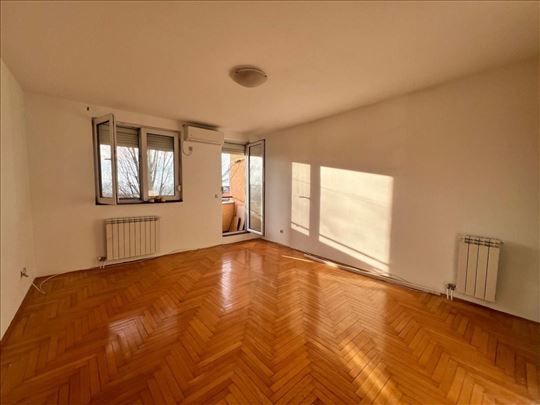 Vojvode Vlahovića - prazan za PP ili stanovanje