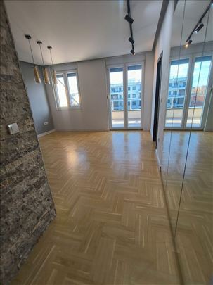 Centar, stan od 85m2.