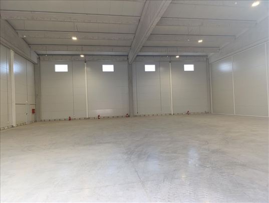 Dobanovci Magacin 570m2+15m2 kancelarija
