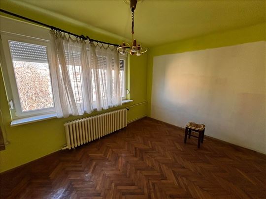 Dvoiposoban stan na Grbavici ! Alekse Šantića !