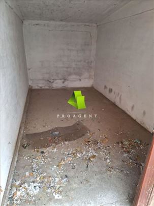 Garaža na Sombroskom bulevaru ID#6073