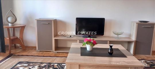 Izdaje Se 1.0 Namesten Stan Na Dobroj Lokaciji