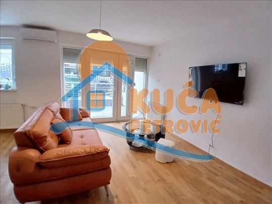 Izdaje se dvoiposoban stan na Ledenoj steni, 83m2