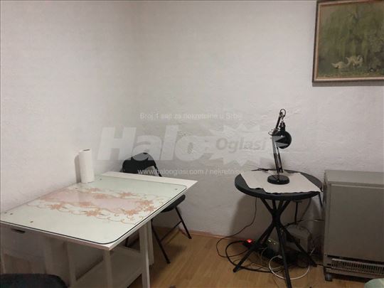 Izdajem stan na Zvezdari kod Kluza 35m2