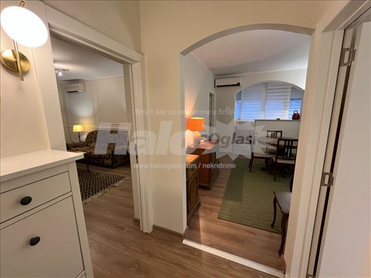 Izdajem tek renoviran stan na Karaburmi