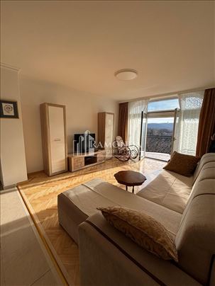 Izdavanje trosobnog  stana na Dedinju ID#278