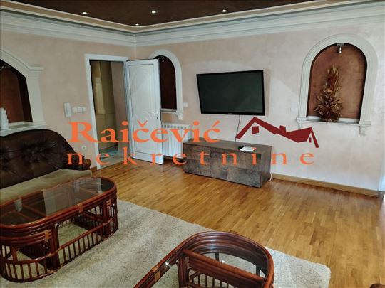 Kumodraz, Bagremova, 4.0, 130 m2, stan u kuci, PR