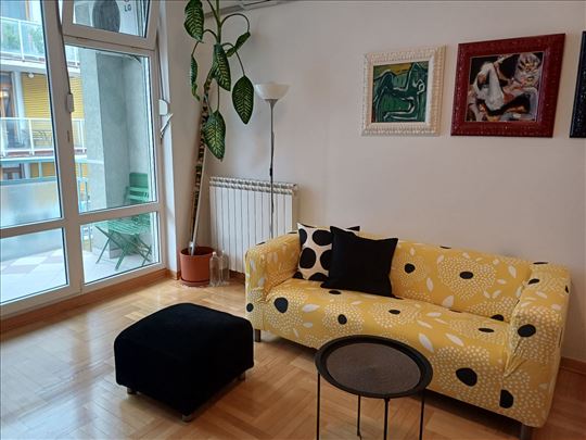 Lep 2.0 stan kod hotela Metropol, ID 1798