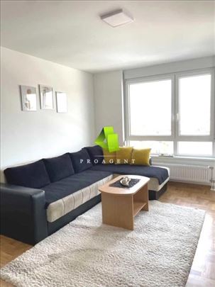 Lep jednoiposoban stan u novoj zgradi na Paliluli 