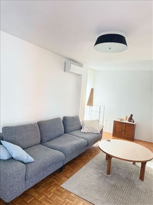 Lep stan na Novom Beogradu 