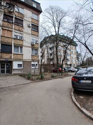 Miljakovac Kod skole i parka 2-soban