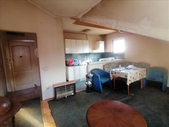 Mirijevo – Dragoslava Srejovića – 49m2 (2,5)– park