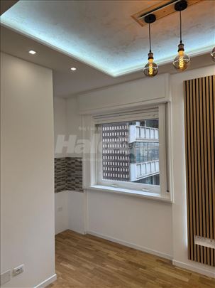 Moderan, kompletno renoviran stan – useljiv odmah