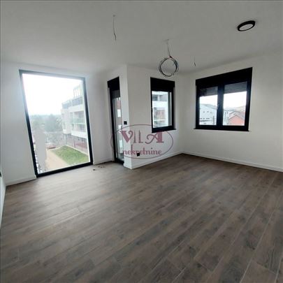 Novi Sad, Telep, Lux dvoiposoban stan sa krovnom t