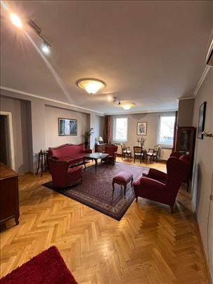 Odličan uknjižen trosoban stan na ekstra lokaciji