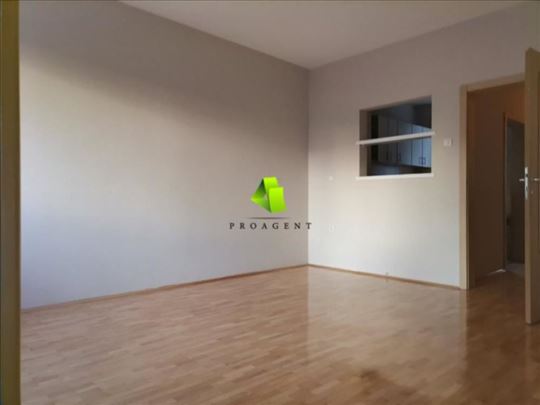 Polunamešten dvoiposoban stan u centru ID#6916