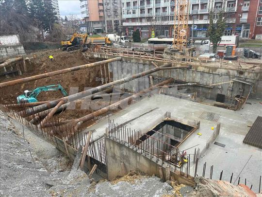 Prodaja 11 garažnih mesta