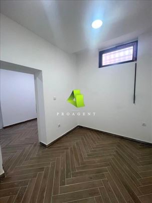 Renoviran poslovni prostor u centru ID#6329