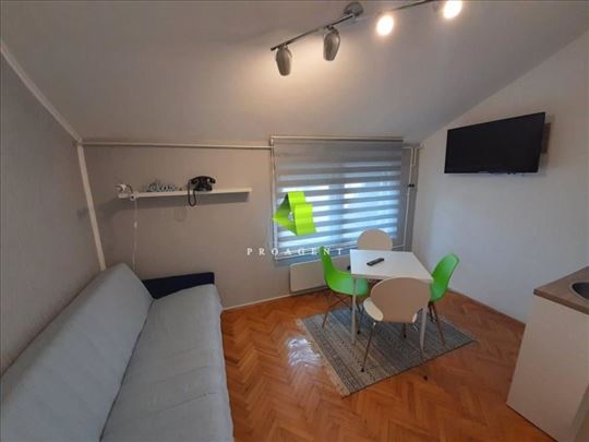 Renoviran trosoban stan na Paliluli ID#6190