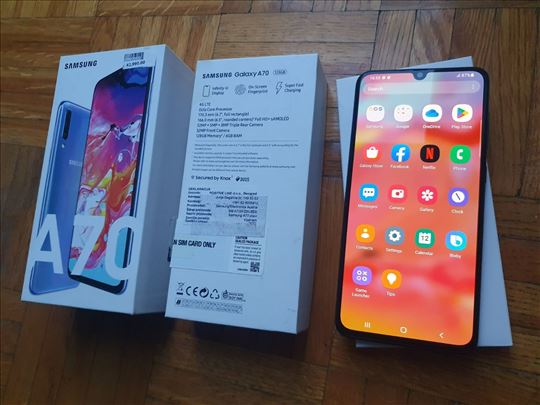 Samsung A70 dual blue 6/128GB, top stanje, 10/10