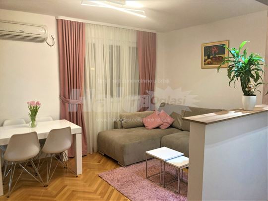 Savremeno opremljen stan sa niskim troškovima