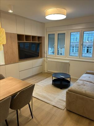 Skupština, renoviran, lepo uređen, ID 25323