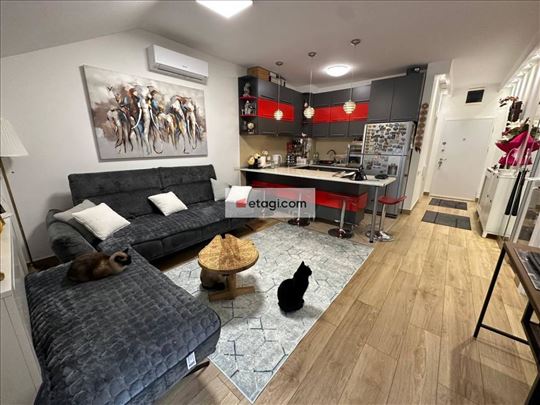 Uknjižen dvosoban stan + parking - Bulbuder