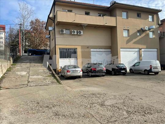 Auto servis.Magacin visina 4m