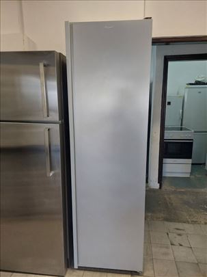 Frizider Gram 388 lit uvoz garancija 12 meseci