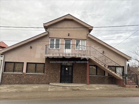 Izdaje je poslovni prostor