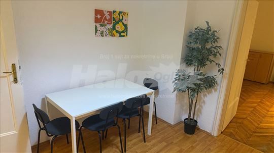 Karadjordjev Trg, Namesten stan