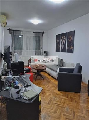 Kvalitetna novogradnja sa terasom i parkingom