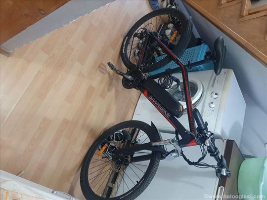 Prodajem nov električni bicikl još u garanciji 