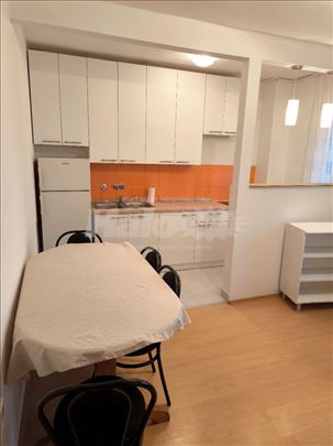 Stan Mirijevo kompletno namešten sa parkingom 