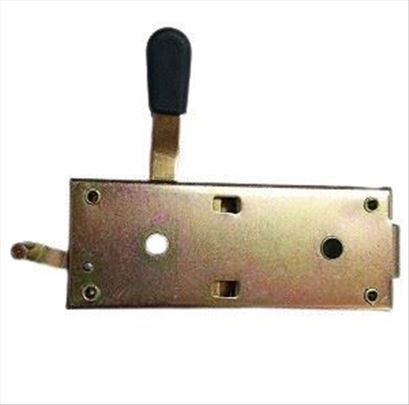 Trakt.Delovi-brava vrata unutrasnja desna orasje