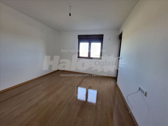 Uknjižen useljiv nov stan, direktna prodaja