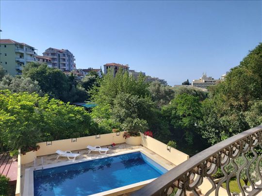 apartmani sa bazenom becici