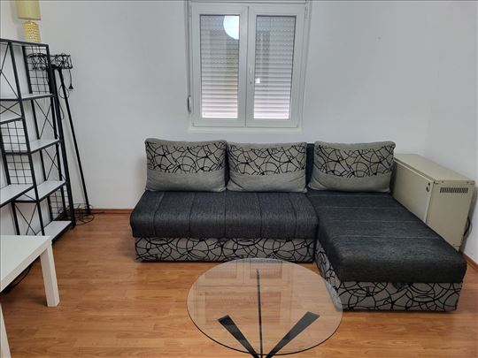 Dvosoban stan Lekino brdo 