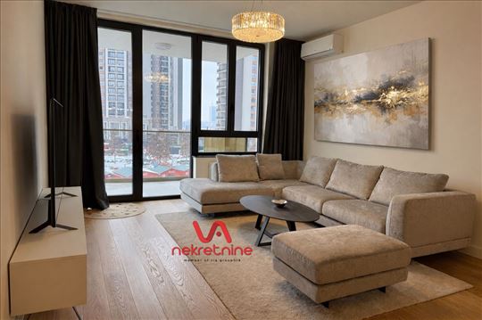 Ekskluzivan Trosoban Stan | Pogled na Kulu Beograd