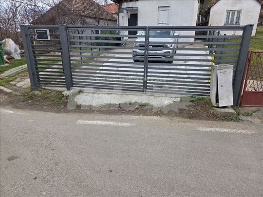Izdaje se porodična kuća – 90m² – Veliki Mokri Lug