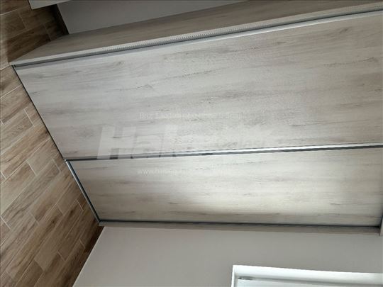 Izdaje se stan u blizini vrtica i os